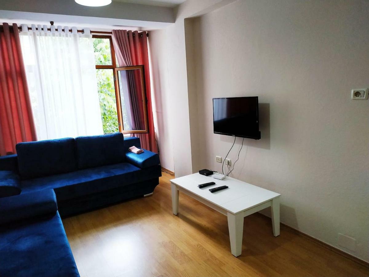 Lovely Apt At The Heart Of The City&Near The Lake Pogradec Exterior photo