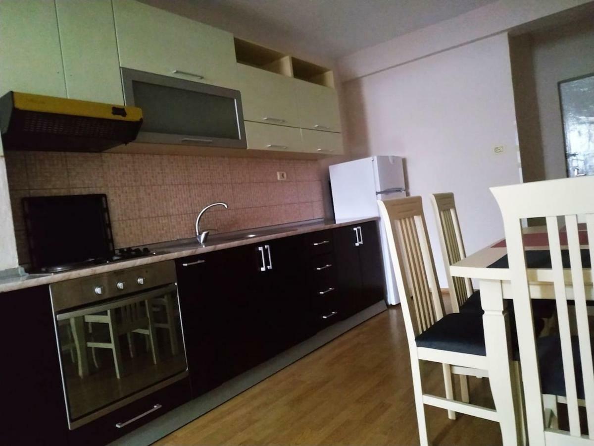 Lovely Apt At The Heart Of The City&Near The Lake Pogradec Exterior photo